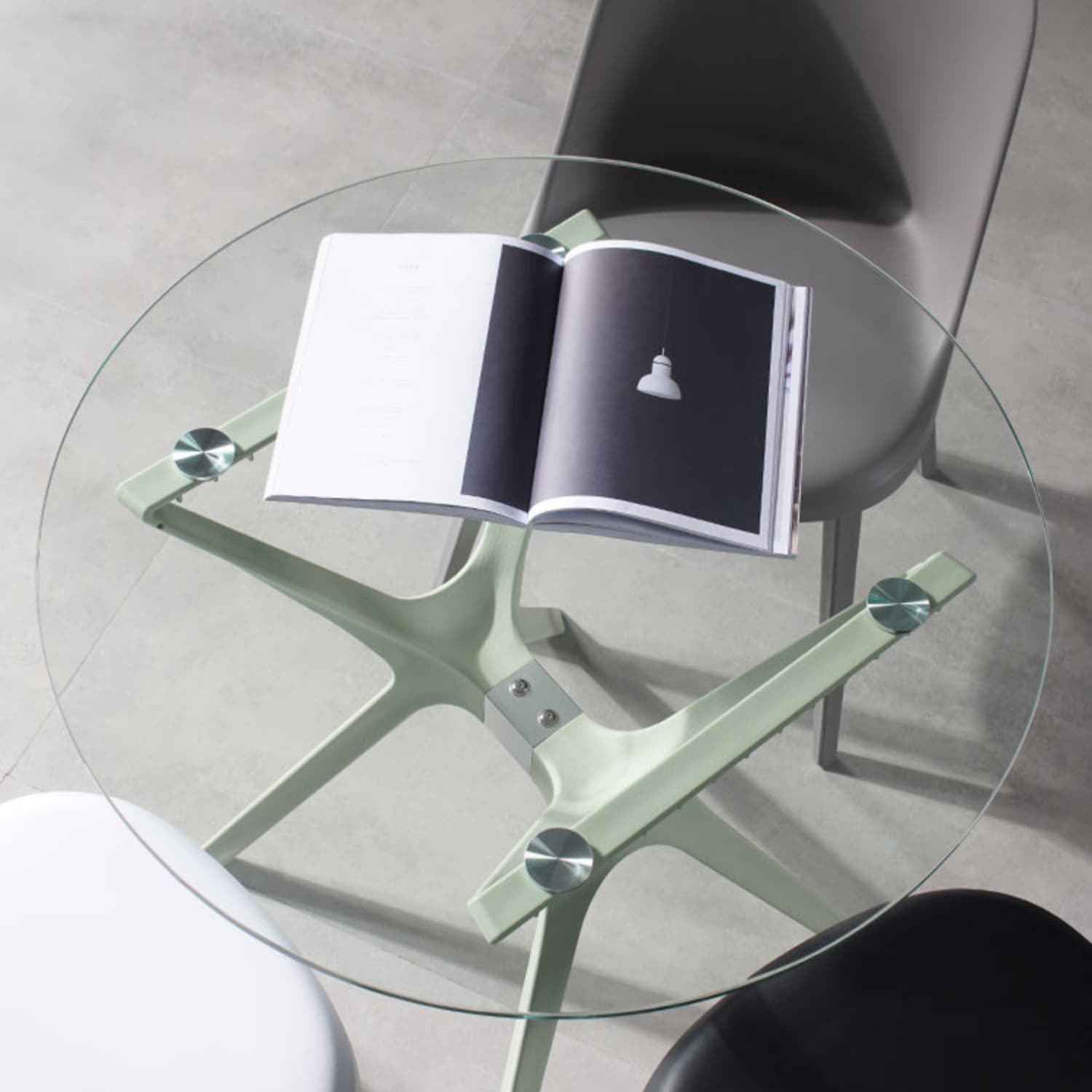 31.5" Modern Style Dining Table Round Glass Pedestal Dining Table for Home Use - image 16
