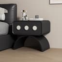 Color Black
