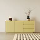 Color Yellow