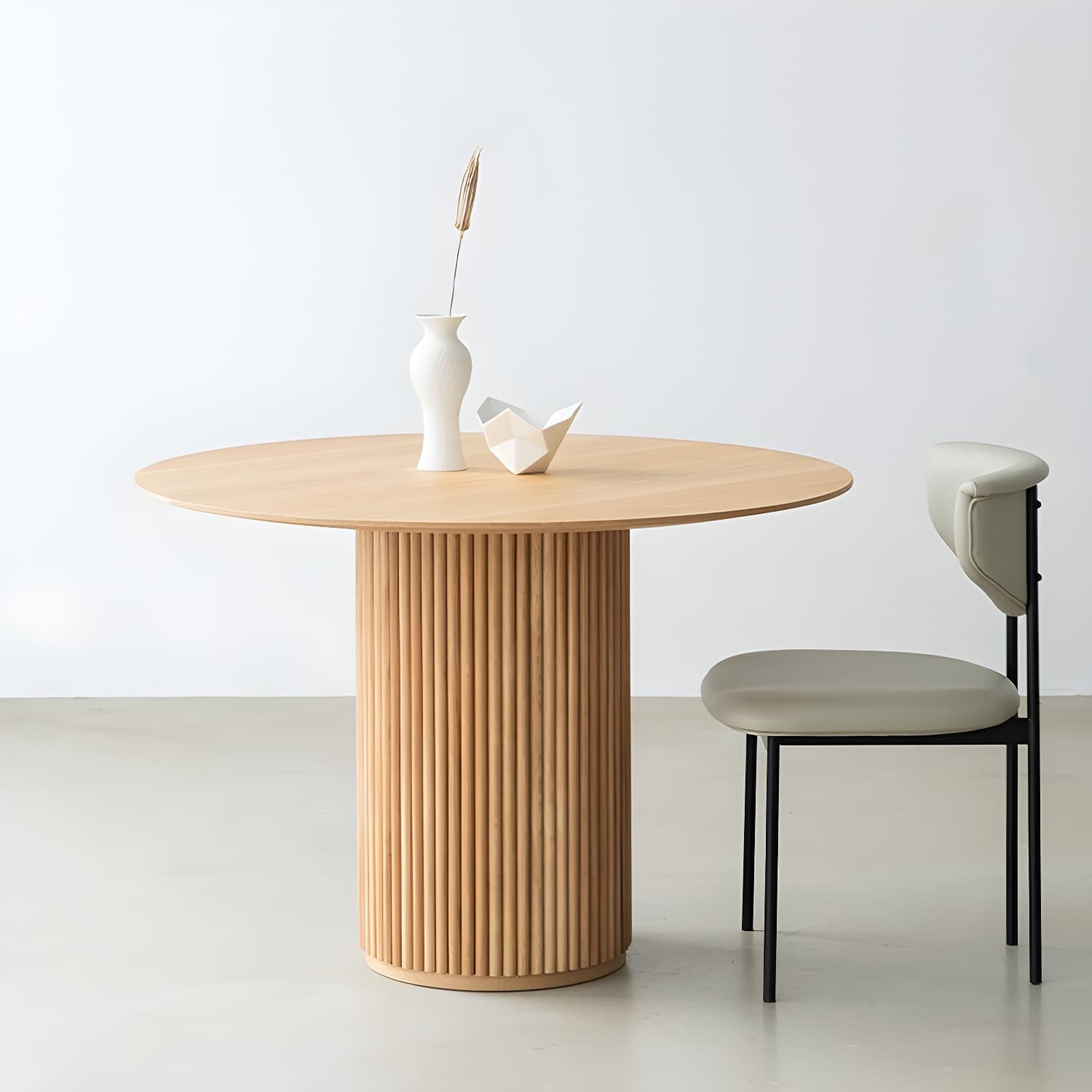 Solid Wood Dining Table Round Modern Pedestal Dining Table for Home Use - image 4