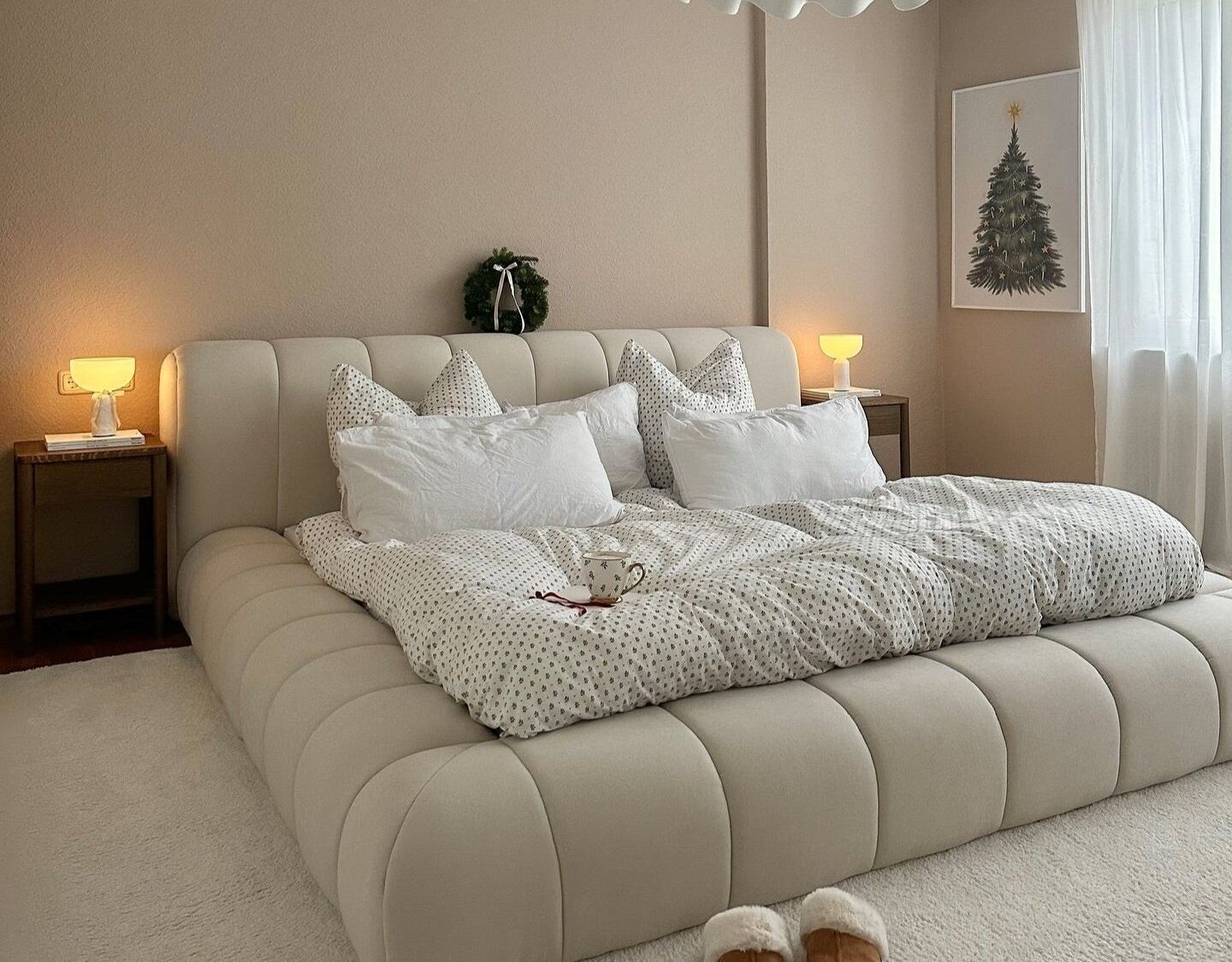 467336456_2006115839828515_1154059267868452636_n.jpg Modern cream velvet Aure