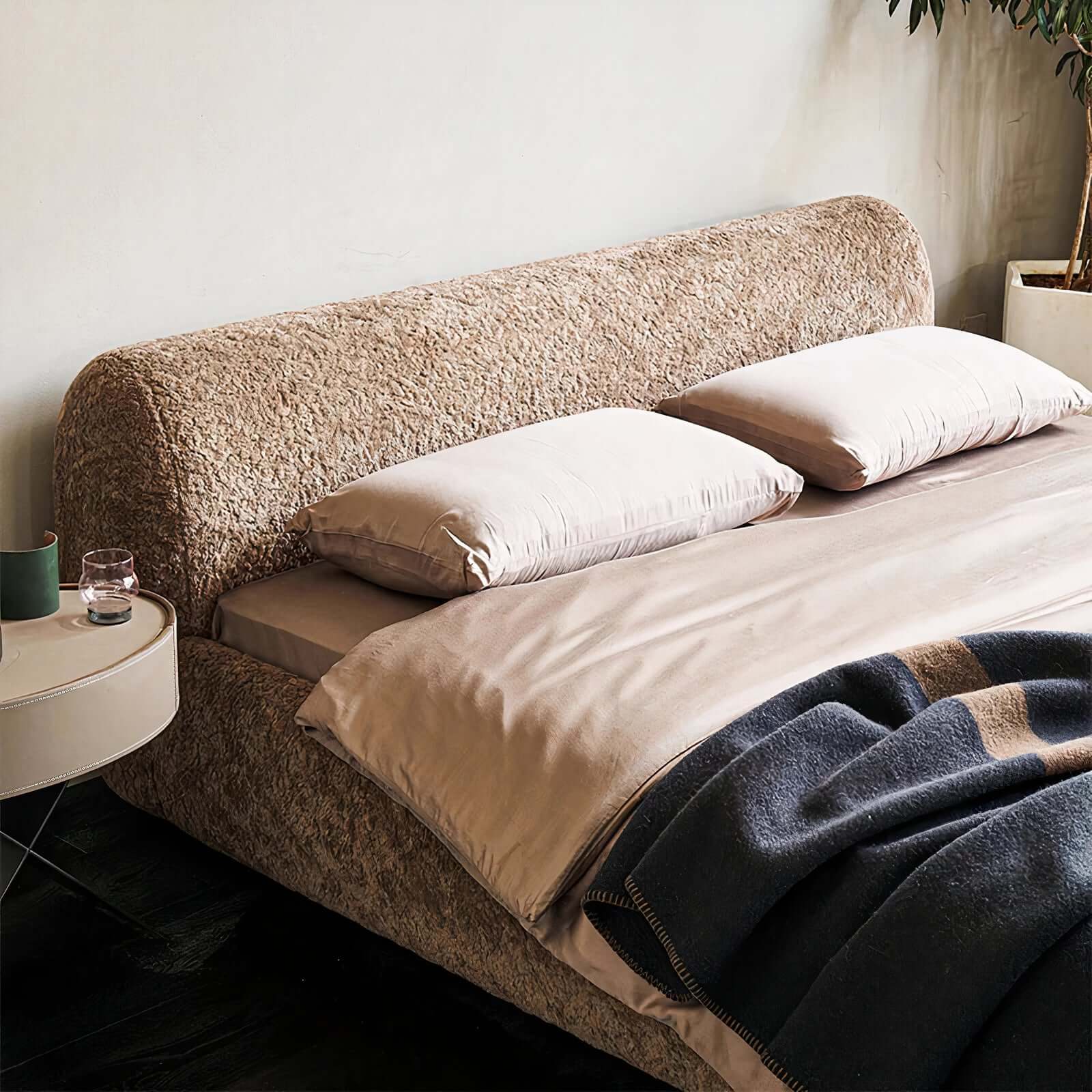 H1657ae49e62841998609da9e5c6dca34U_LE_auto_x2_a9c6fd28-51c7-4e2f-90cf-70d11dabf483.jpg Modern Sherpa fabric bed