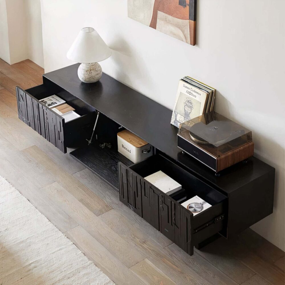 H1936287ee1fd47889da443ce173b8ab1q_LE_auto_x2_5459284b-cf40-4912-aedd-edd24b109751.jpg Low, elongated Luca Cabinet