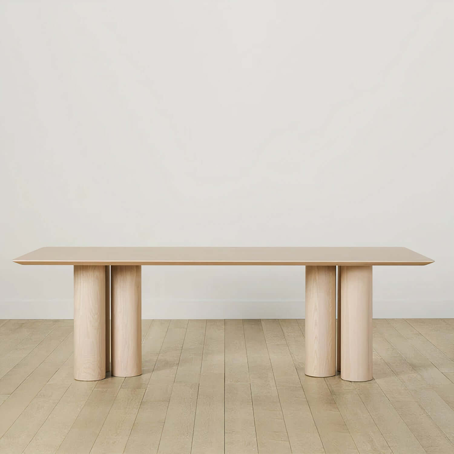 H1cb4d9d4eeee4449a6619cc99e02c3b62_auto_x2_3cf53347-ad58-41c3-b007-70c68bc4fa5a.jpg Hugo dining table with a