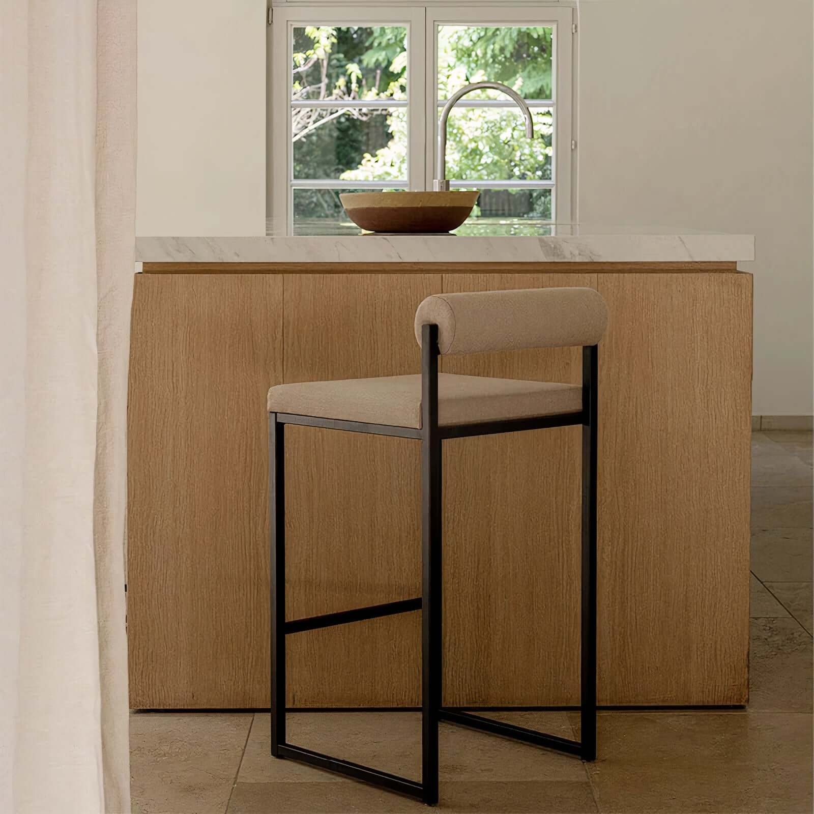 H1e331040c7394ff1b71e08b6a27c11ac3_LE_auto_x2_e7eb3a7d-d242-425b-9128-5392a0329502.jpg Caliste velvet barstool