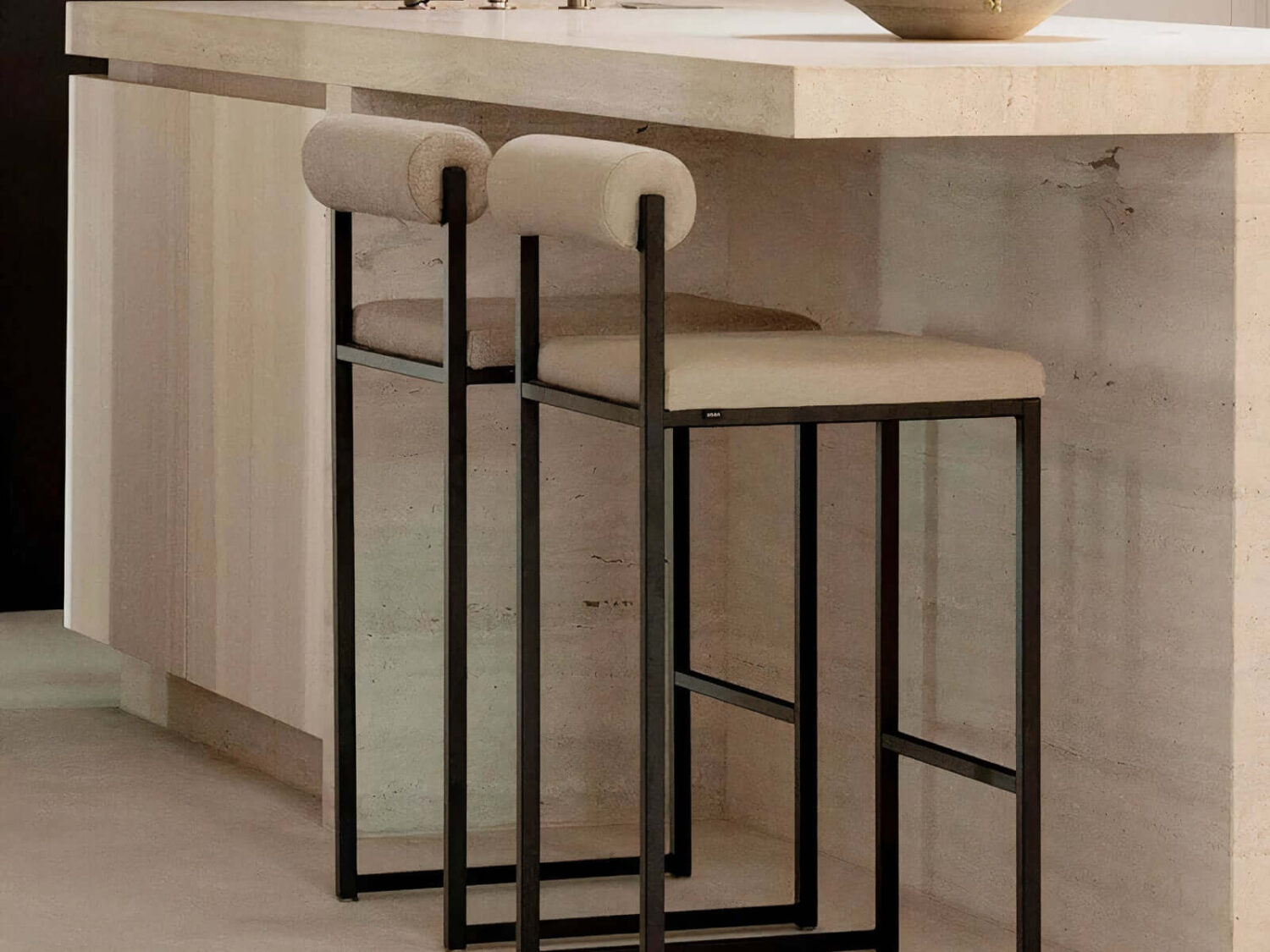 H30f4da79d3324c9eb81cdf6f336e32ccL_LE_auto_x2_e1d3ee48-ab7c-4392-93b8-8d3cb37a9f0d.jpg Caliste velvet barstool