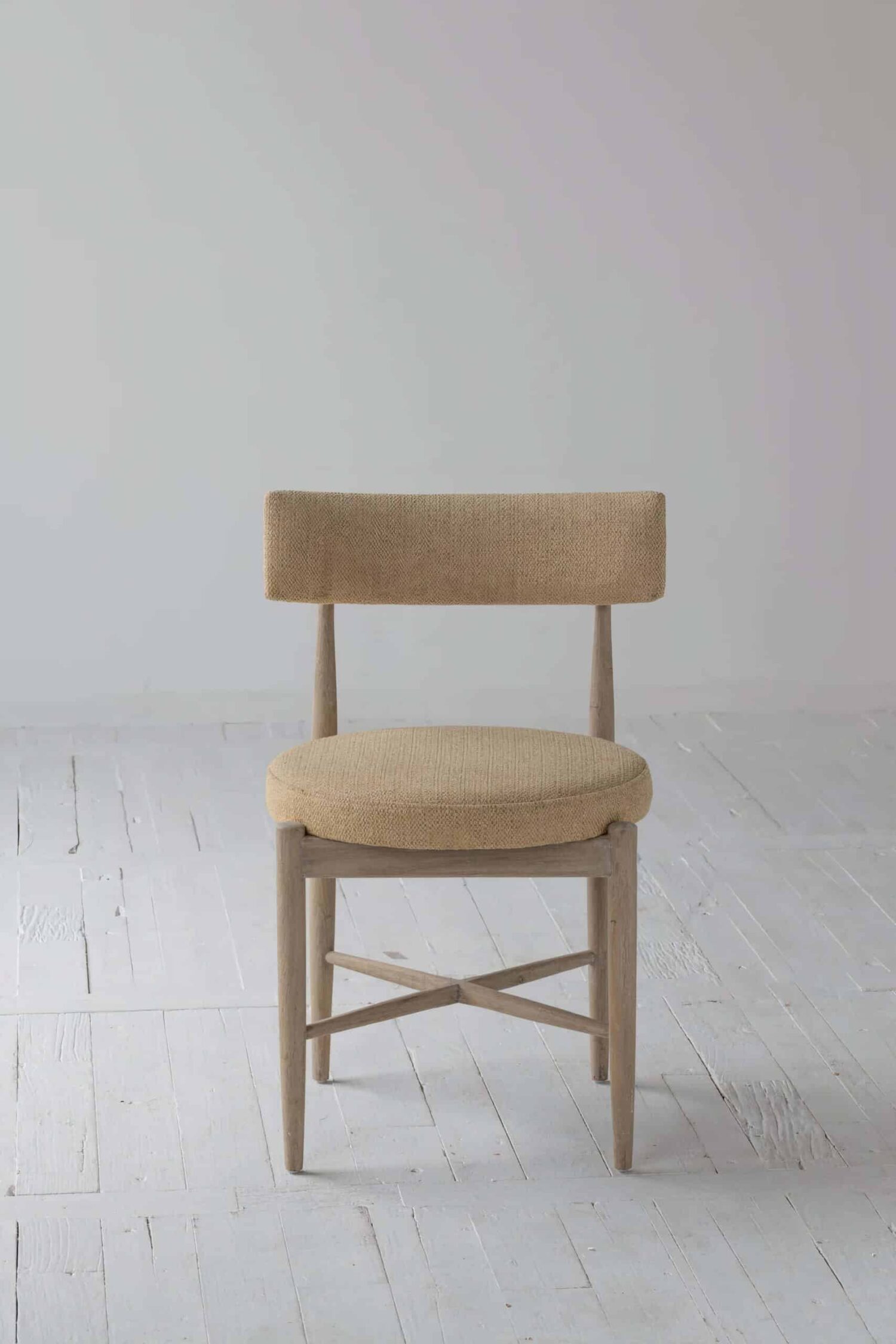 Nimo Scandinavian dining chair