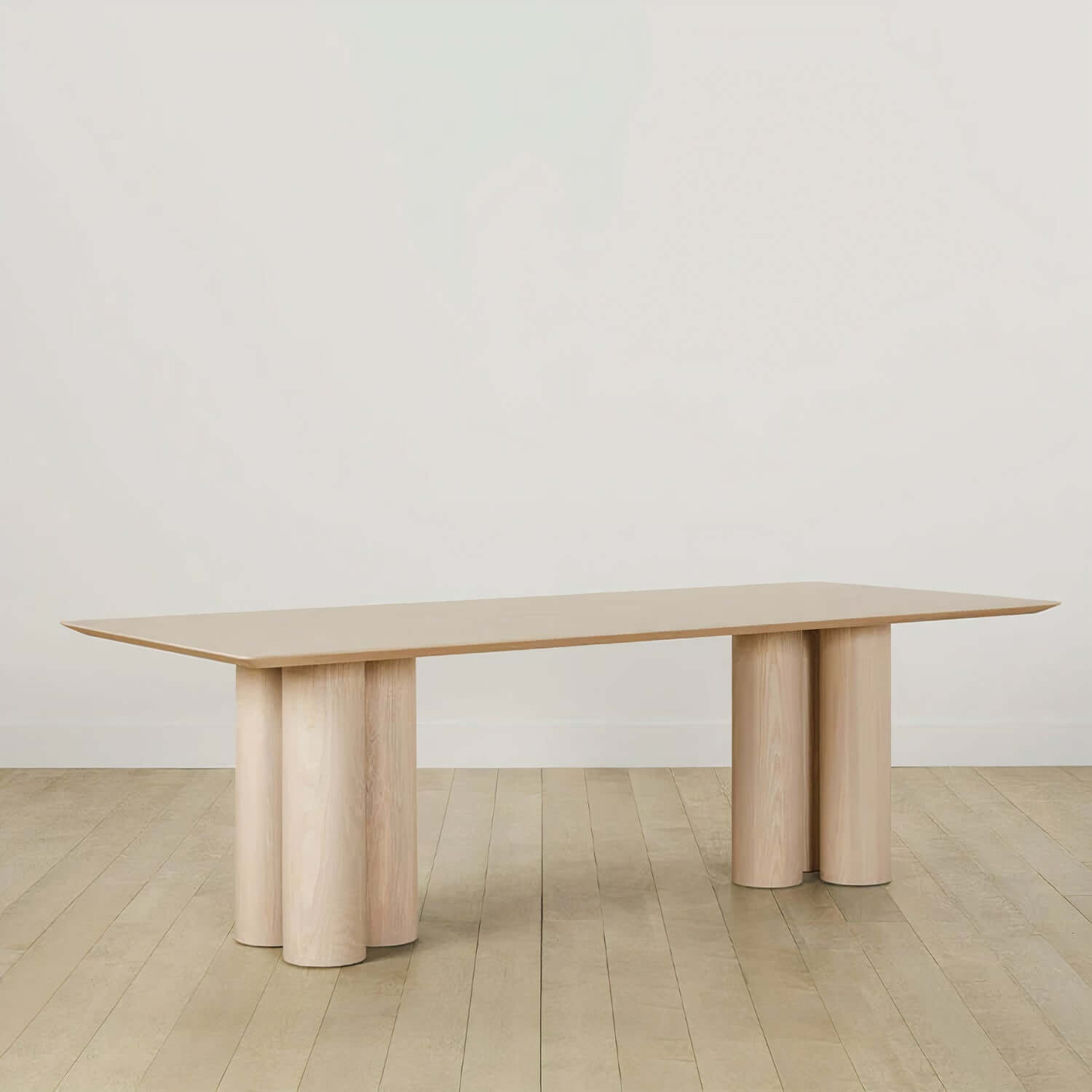 H3c6e00f9e4d4400891005ea8b959fc7bx_auto_x2_7fb1a32a-c2ae-453e-90ab-6bd4f79a755c.jpg Hugo dining table, available