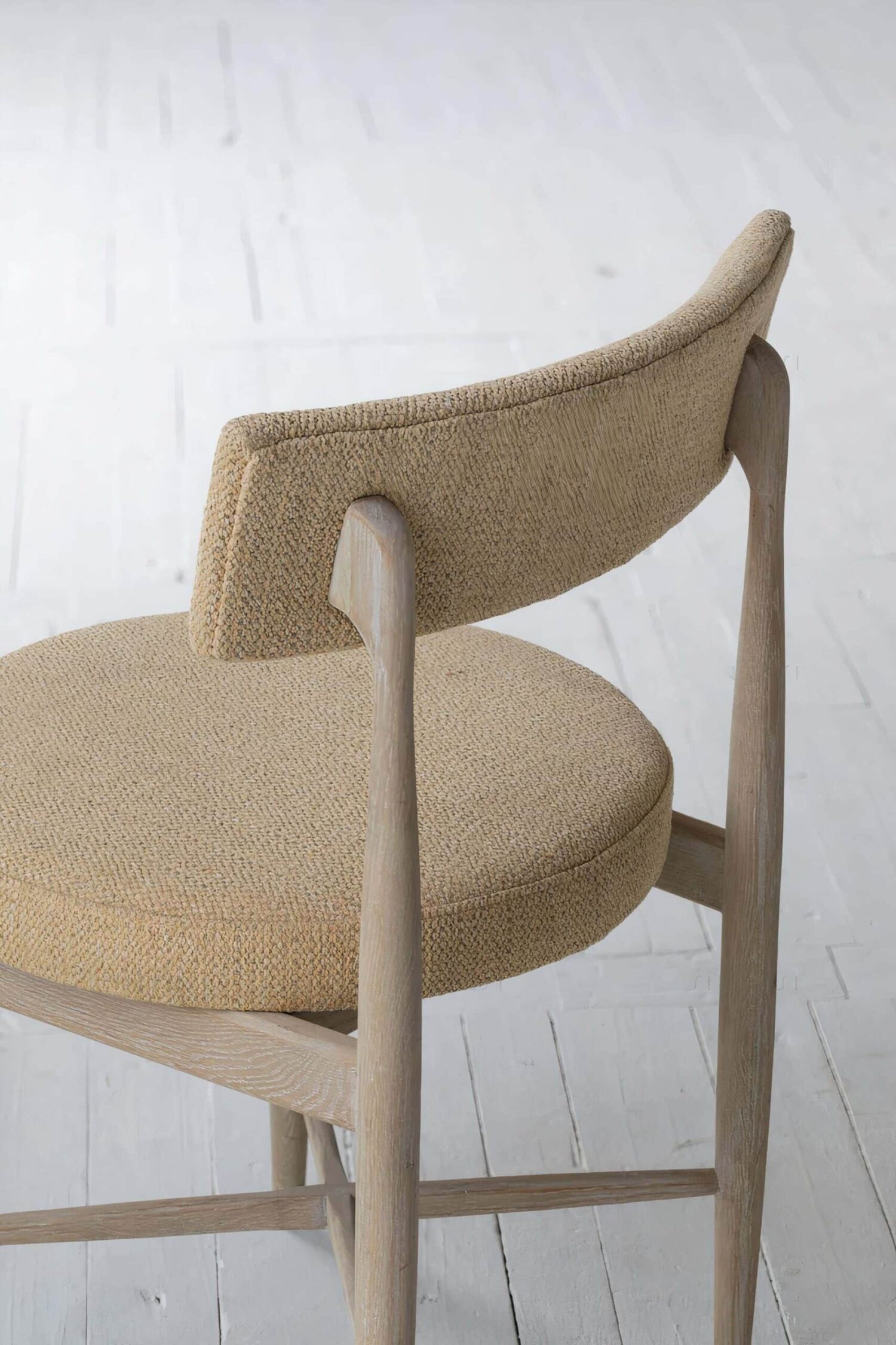 H3d0a160711a54f0f90e31d915b18bc90J_LE_auto_x2_f9bf59dc-bfae-4277-85c9-df7bf40c4796.jpg Nimo chair: elegant