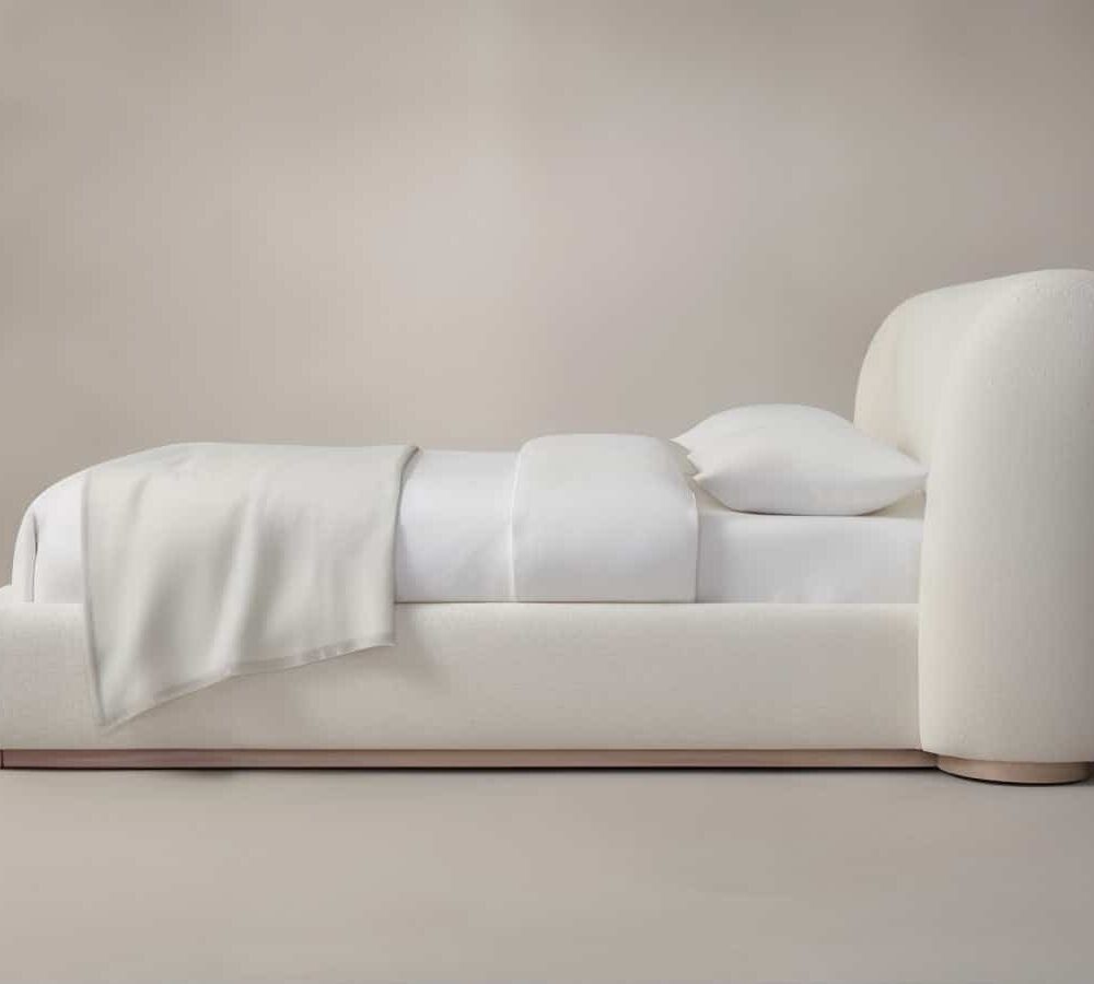 H95a9d28e8d0847dab3d19ca33e34729c8_LE_upscale_balanced_x2_6ddffe4c-2b79-46e2-8c70-8bcd928fae80.jpg Sofia Bed with neutral bou