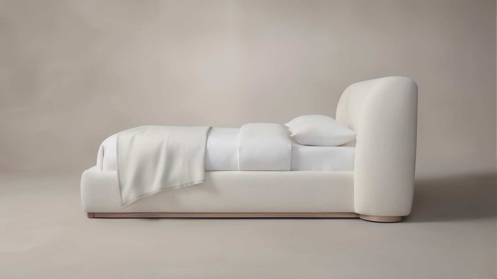 H95a9d28e8d0847dab3d19ca33e34729c8_LE_upscale_balanced_x2_6ddffe4c-2b79-46e2-8c70-8bcd928fae80.jpg Sofia Bed with neutral bou