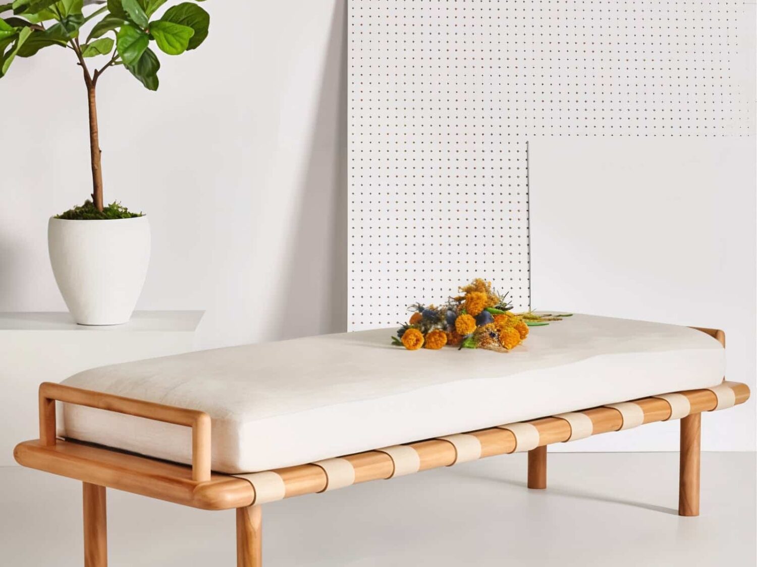 Hb81ddb785b5144afb1e2aacf1d58e1e3D_LE_upscale_balanced_x2_dbf402b2-abd9-46fb-bf23-7040ed0d0cff.jpg Oslo bedroom bench with