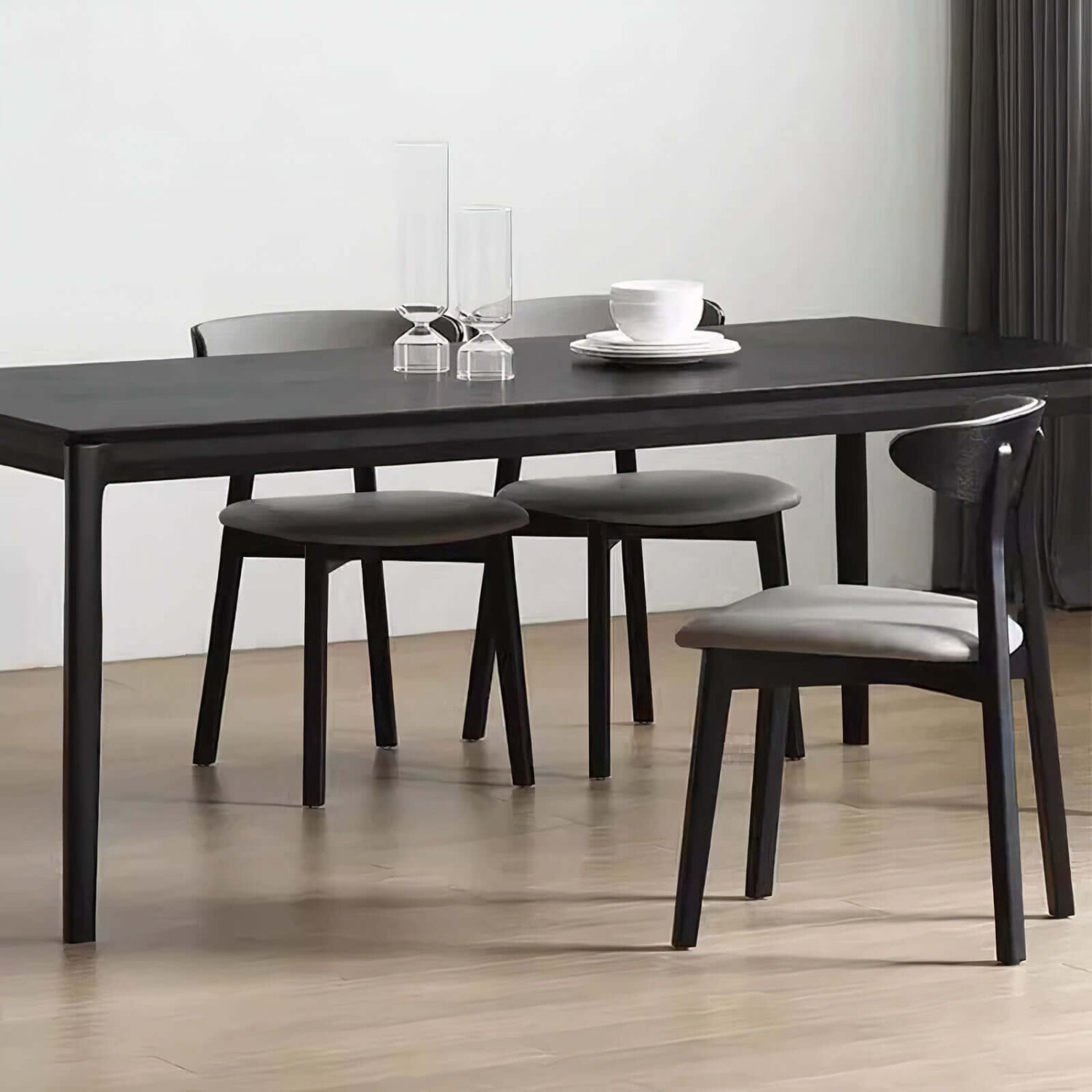 Hc3c8f25dd41f4244b1e0a7dd428f461b6_LE_auto_x2_e775ded0-cc79-476c-abd5-aae1918dc618.jpg Ash wood and leather