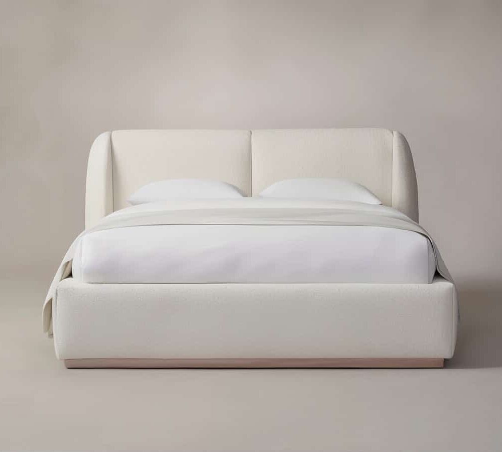 Hdca0db91b3fe41a2a4528e9de6c71fe4g_LE_upscale_balanced_x2_d18dda6d-700d-478a-a70a-bda33c9d71c6.jpg Sofia Bed with luxurious