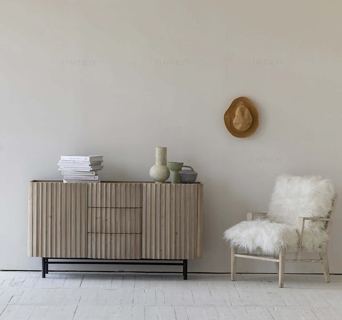 Hee22e4c42ae2452696dd0c72eb0a5f12W.jpg Renzo Cabinet with