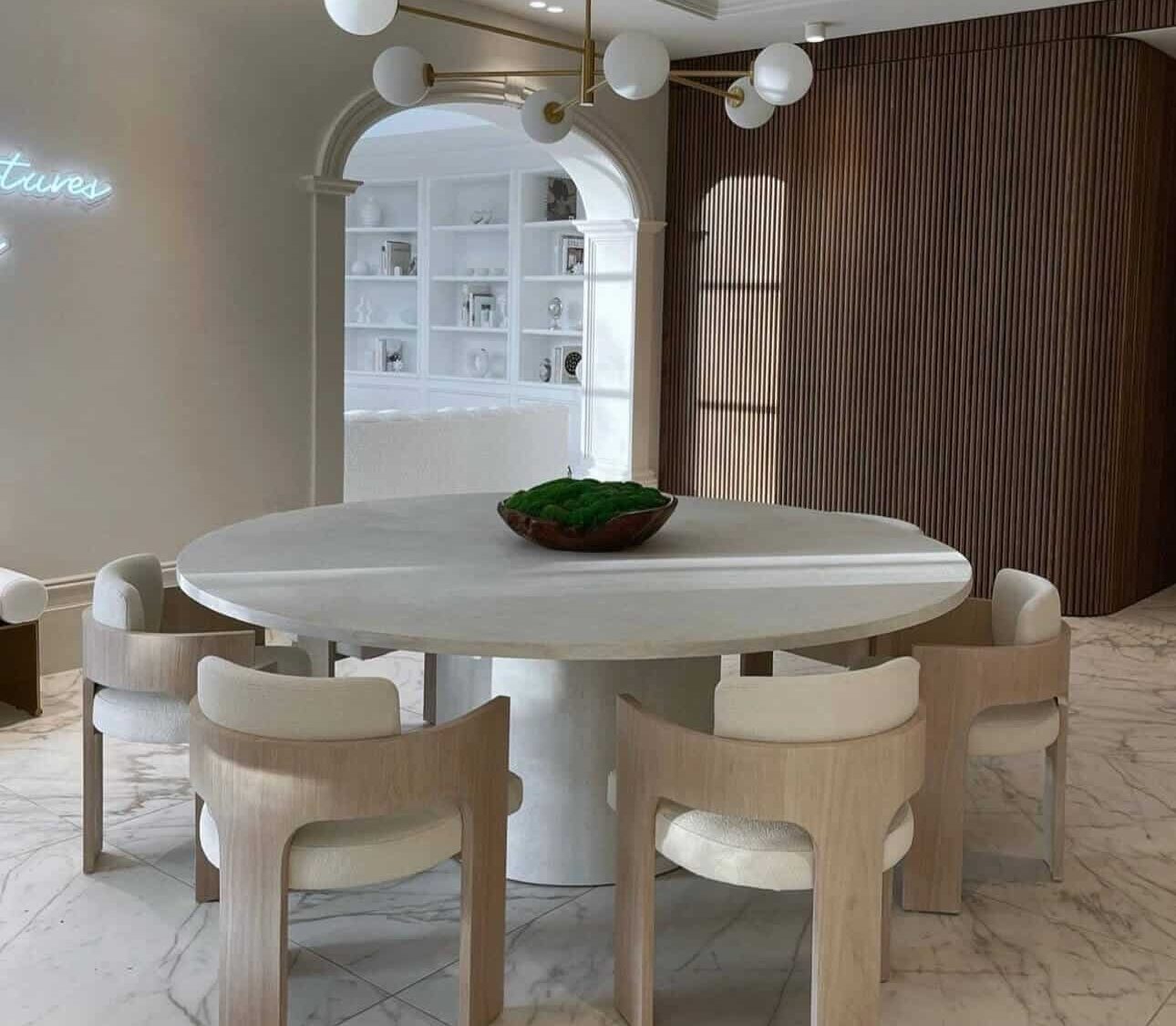 Salem chair with curved arc