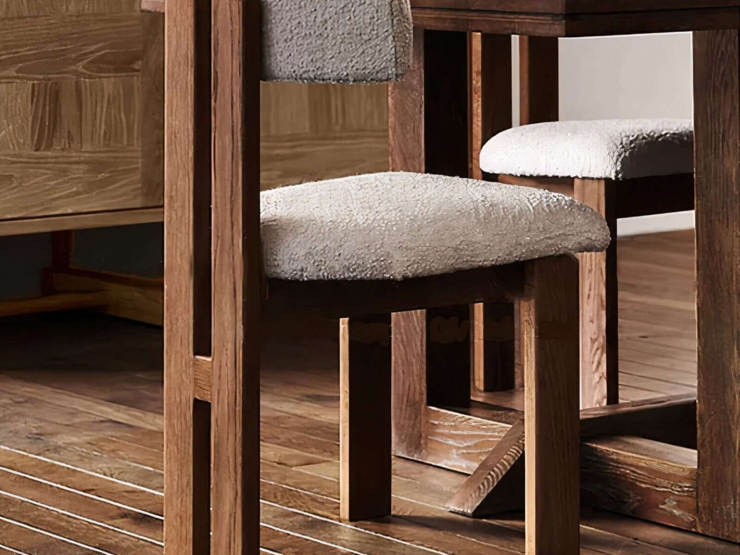 Saeca75d30de148eba9ef454414d1fec6a_auto_x2_9f172492-a40d-4789-bd2a-b334308060f2.jpg Tao Chair with classic brown