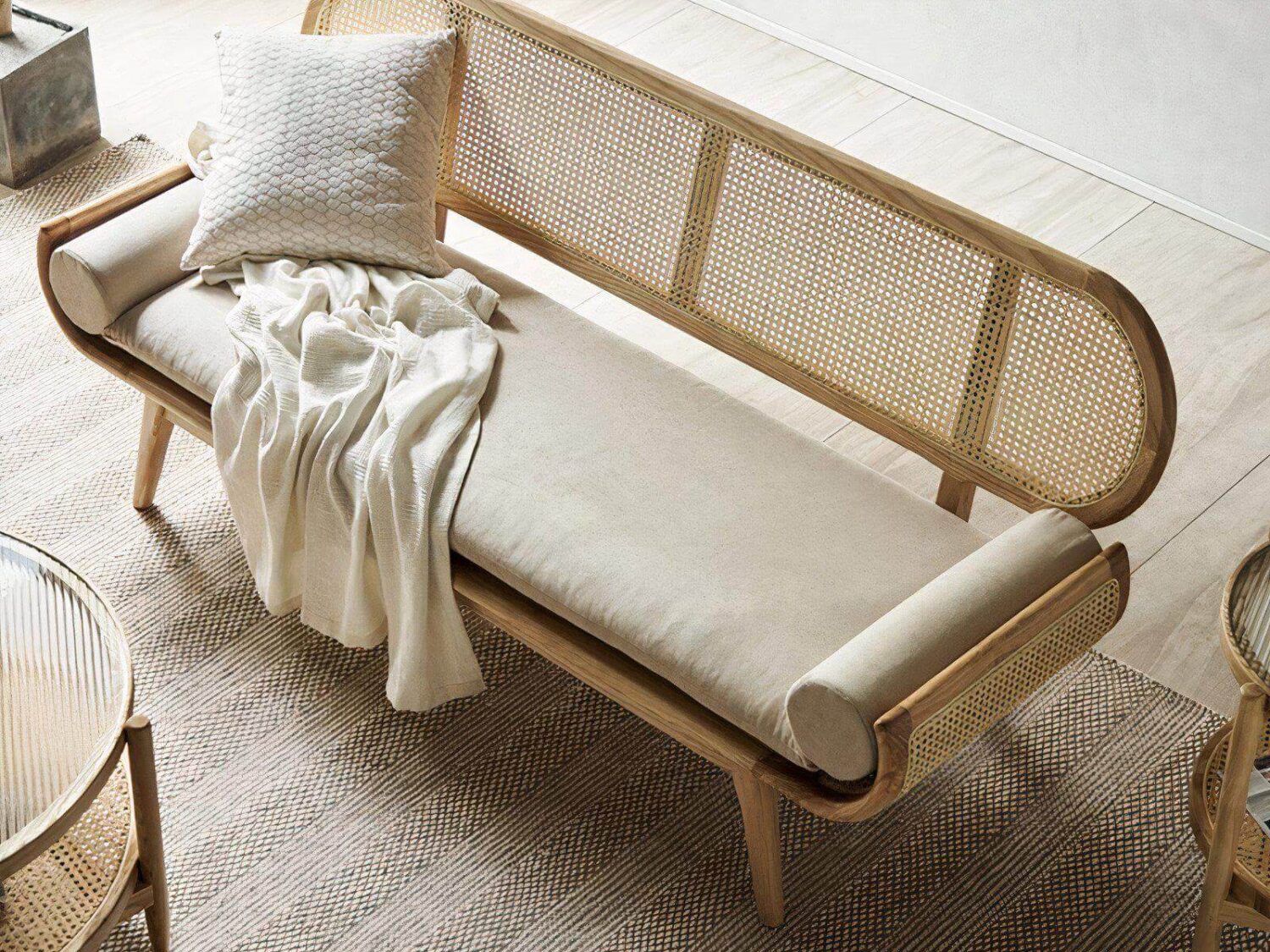 products-1a1bbc35edff43899e0300c632711572_auto_x2_66958437-d35a-4958-aabb-941597afcf1a.jpg Saylor sofa