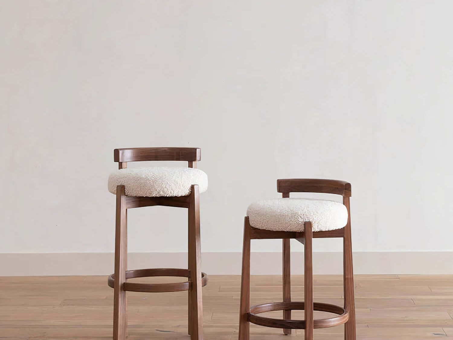 products-H68b734c7bc584e6d8abc29a8fdff3a5az_750x750_auto_x2_5cc8b6b3-2c2c-4714-90e8-8985f6fdaf5e.jpg Maisy bar stool