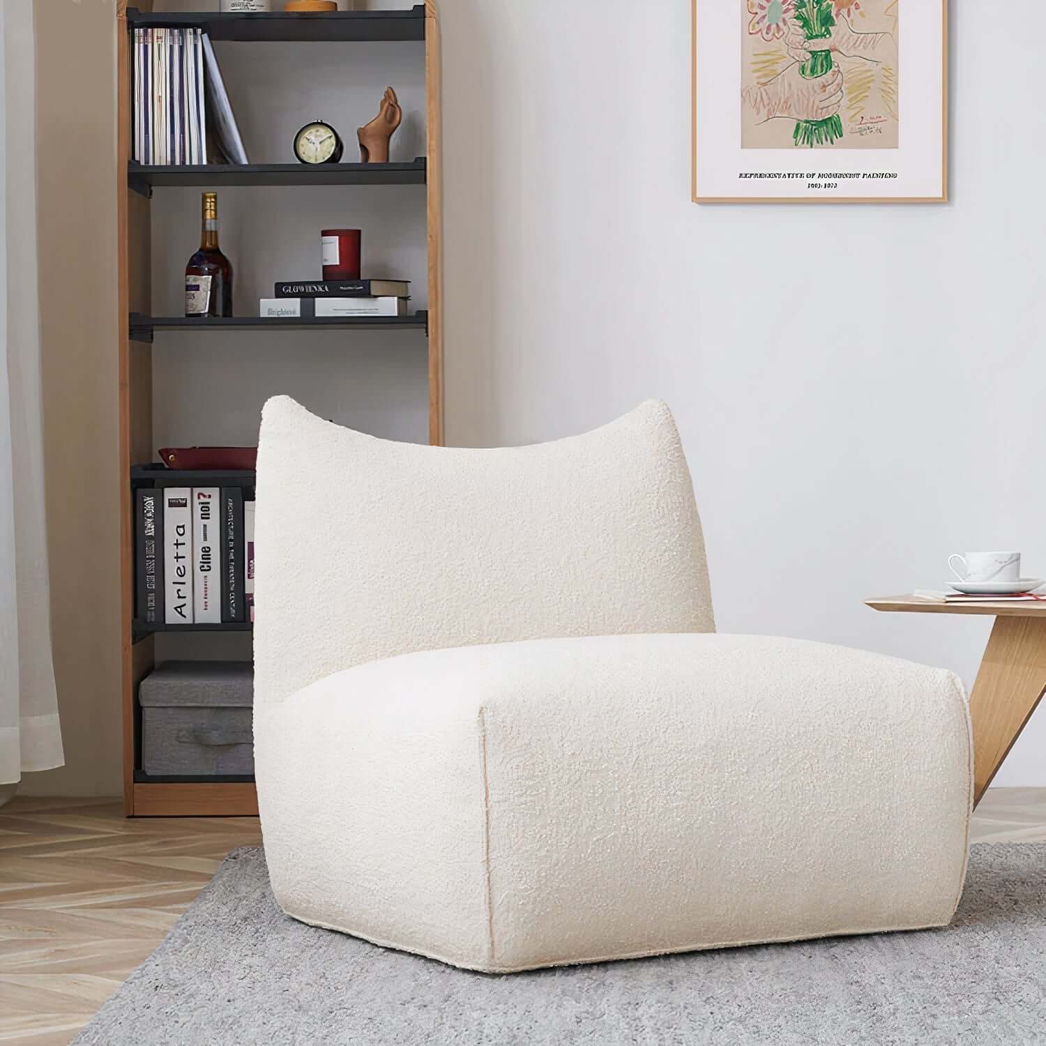 Brielle chair with rounded