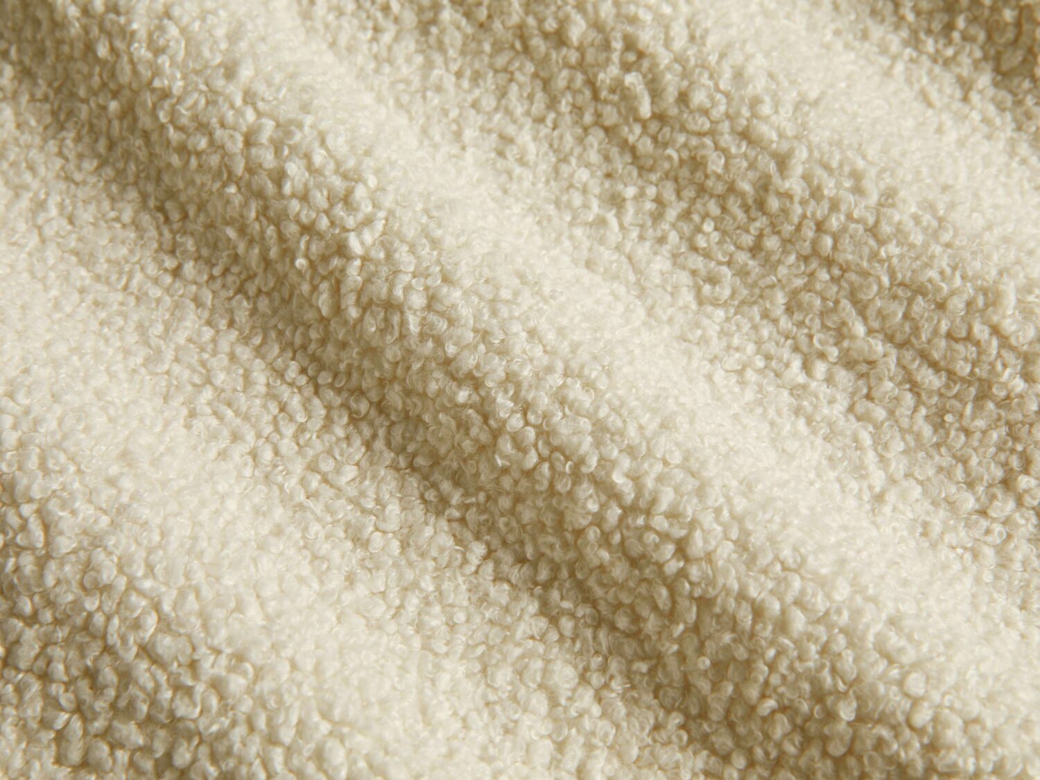 10039CHRTCM_A250609SWATCH 10039CHRTCM A250609SWATCH