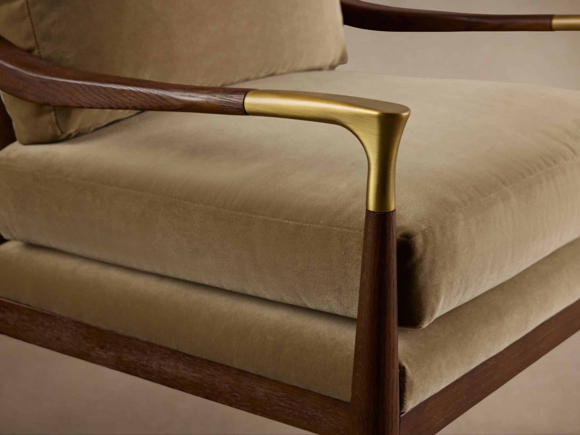 10ARHCHRBT_H251202 10ARHCHRBT H251202