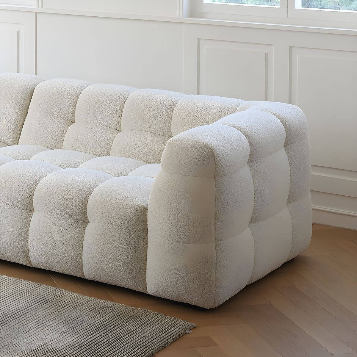 51be7b96aa6283974c5bef2b46a5a2d1.jpg White tuxedo arm sofa with