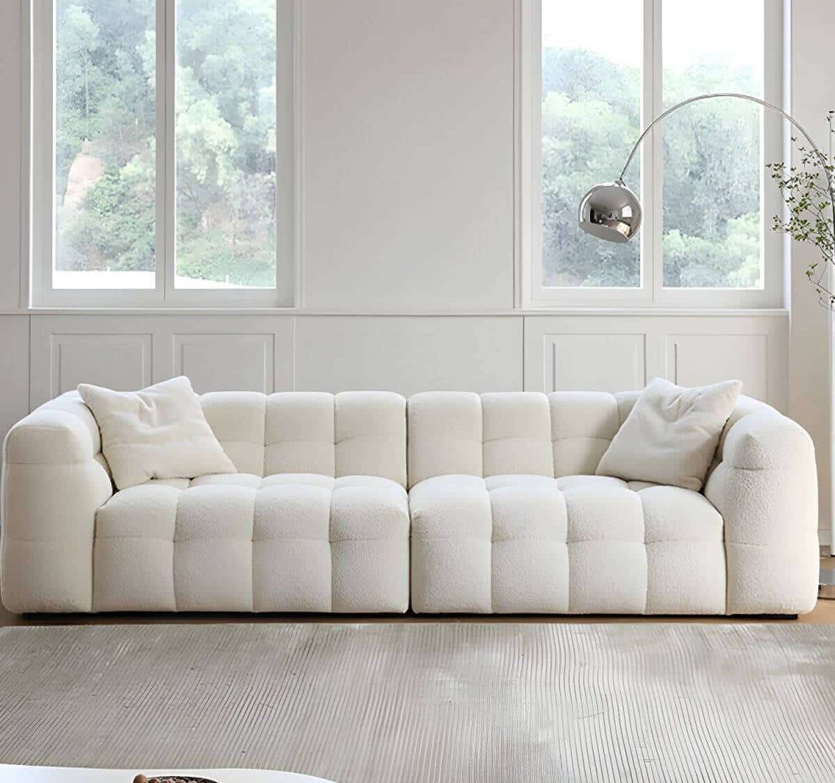 d141b7d7e7a16b08d7ad7d6f169f1ea2.jpg White tuxedo arm sofa with