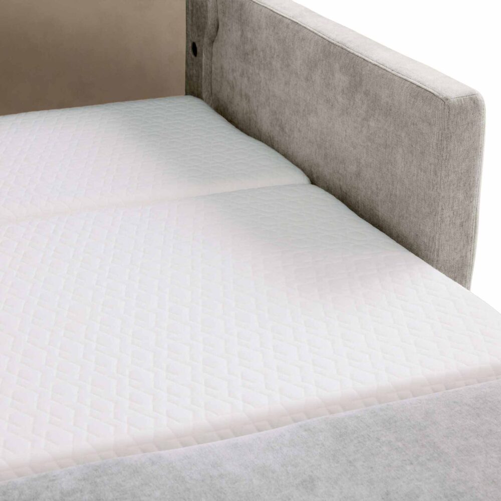 imgi_241_CWREEUPHTWSB_LN250812-scaled imgi_241_CWREEUPHTWSB_LN250812-scaled