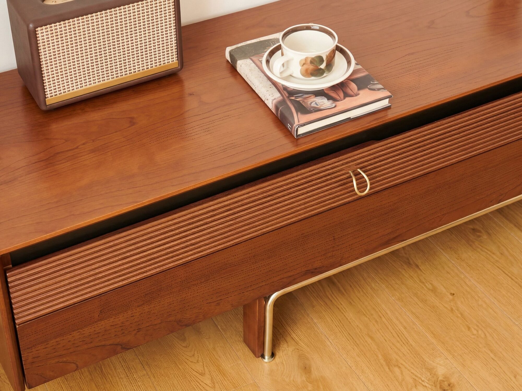 Retro Rectangular Cherry Wood Living Room TV Stand Brown - resized - 相册图 #8 Retro Rectangular Cherry Wood Living Room TV Stand Brown 相册图 #8 resized