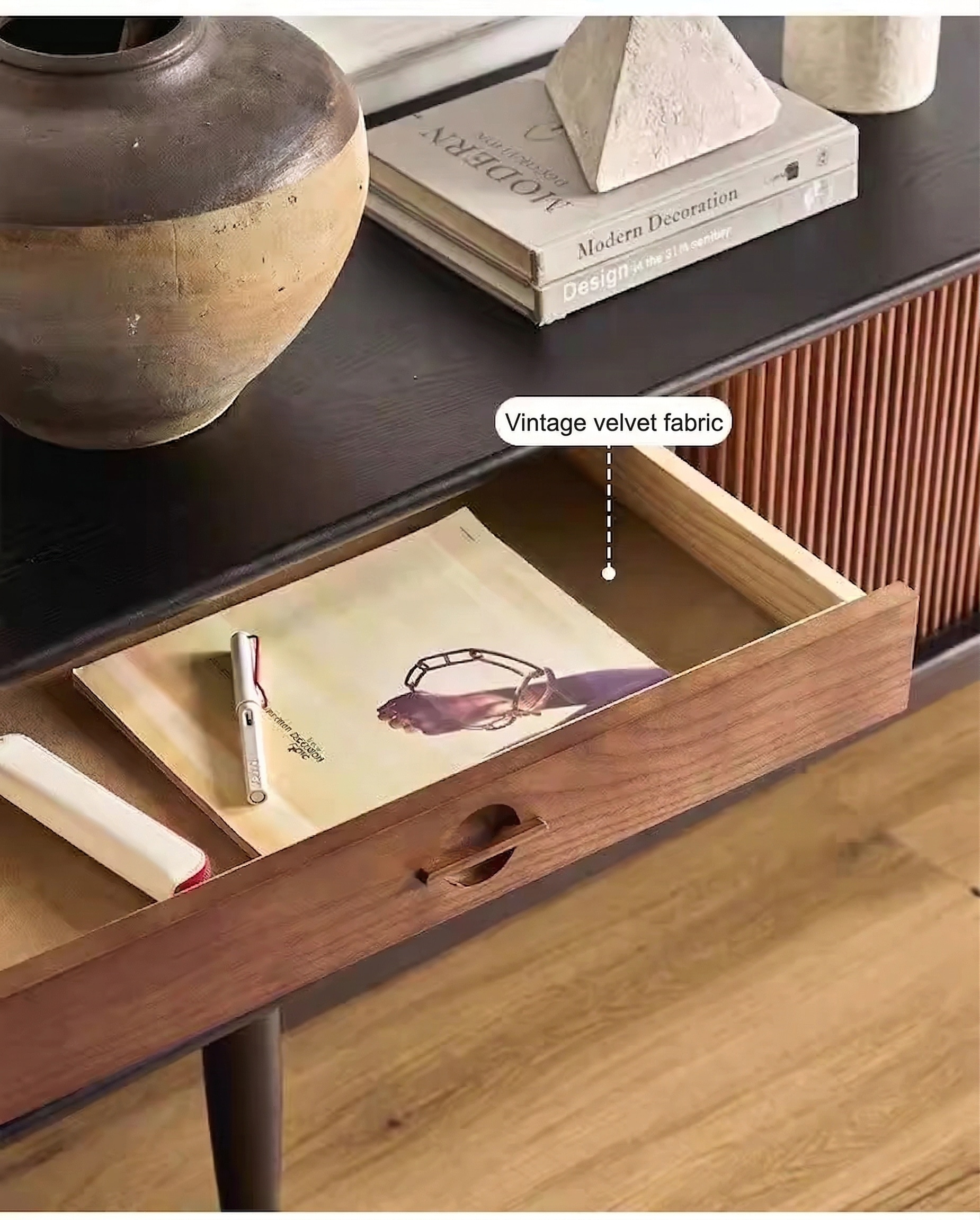 The Retro Walnut TV Stand 手动上传图 translated