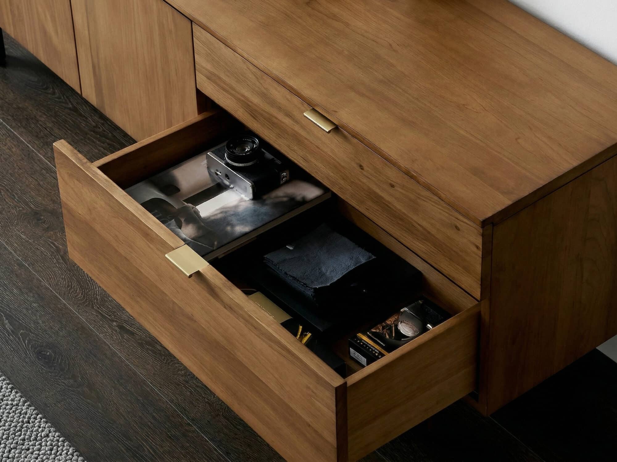 Mid-Century Walnut Wood TV Stand with Storage - resized - 相册图 #5 Mid-Century Walnut Wood TV Stand with Storage 相册图 #5 resized