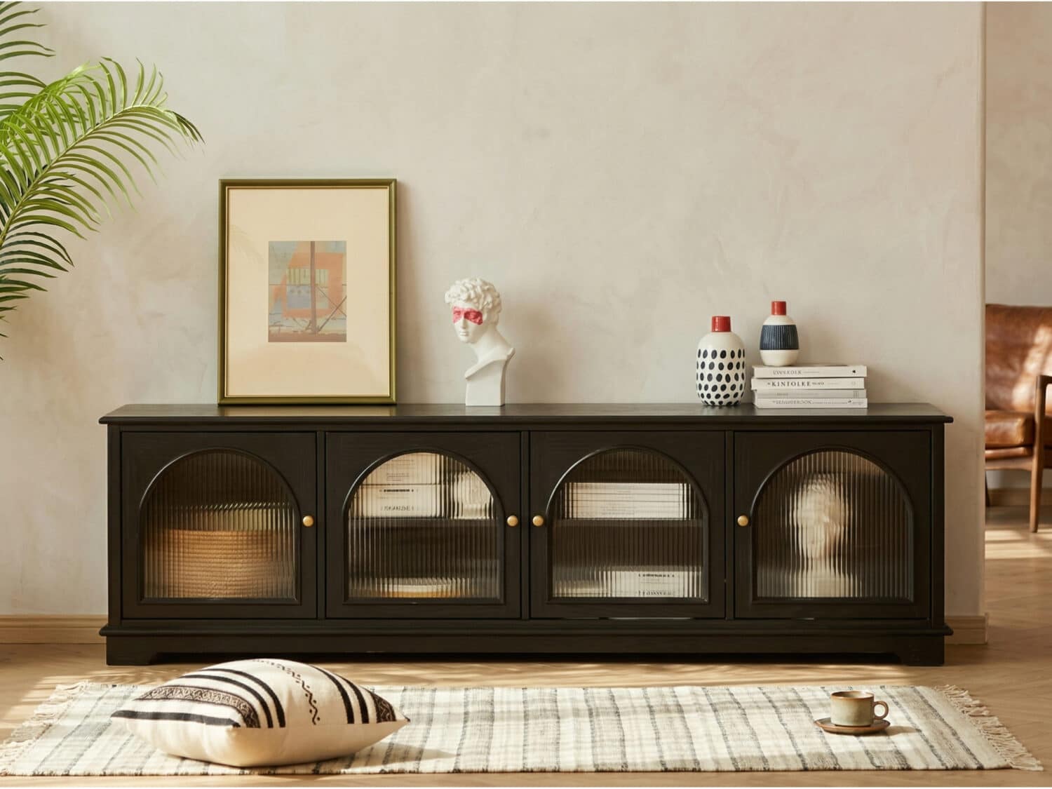 Modern Low-Profile TV Cabinet with Arched Glass Doors Freestanding Storage Console 商品主图 scene